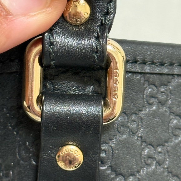 Gucci Black Textured Leather Handbag - Picture 13 of 13